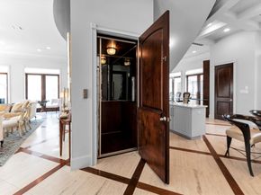 2247 Bartlett Street, Houston TX 77098