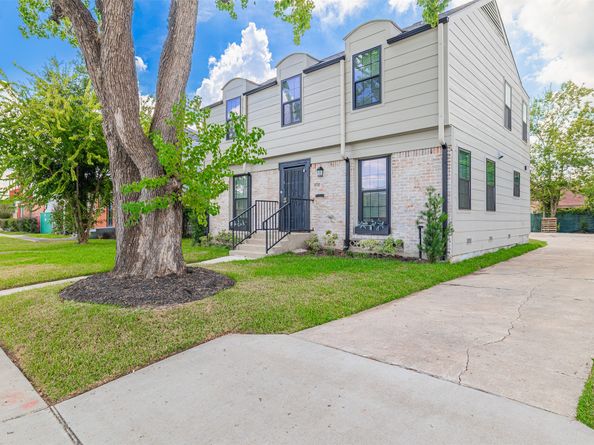 3718 Cleburne Street, Houston TX 77004