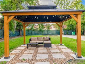 3718 Cleburne Street, Houston TX 77004