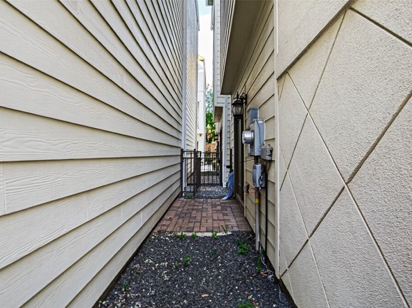 8225 Cambridge Street, Houston TX 77054