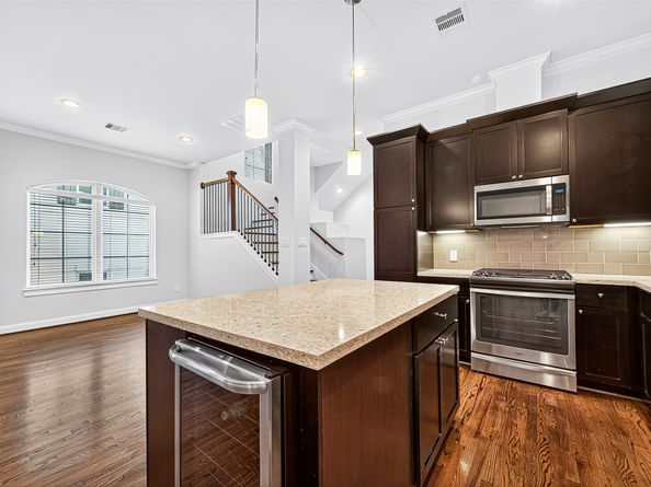8225 Cambridge Street, Houston TX 77054