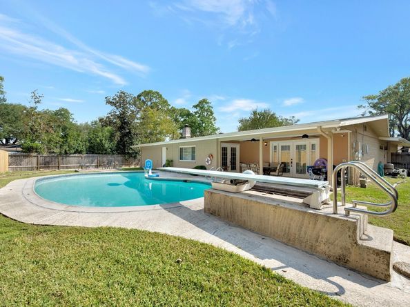 1615 Redway Lane, Houston TX 77062