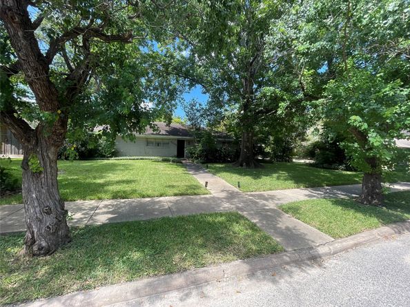 5202 Jason Street, Houston TX 77096