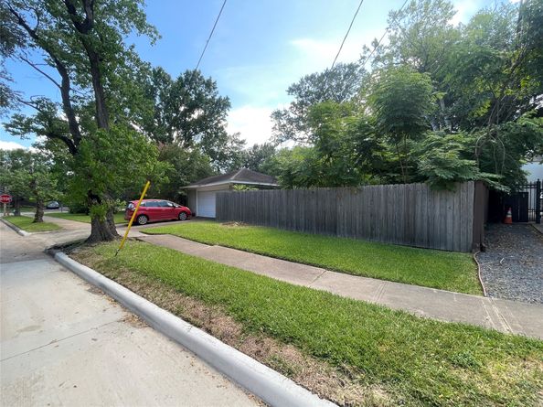 5202 Jason Street, Houston TX 77096