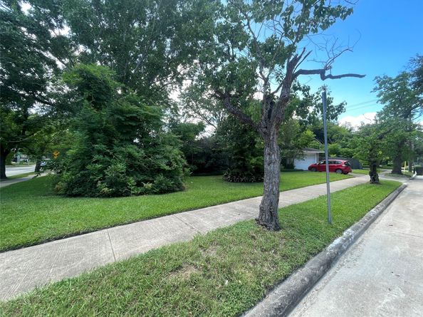 5202 Jason Street, Houston TX 77096