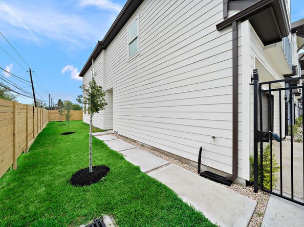 8672 Easthaven Boulevard, Houston TX 77075
