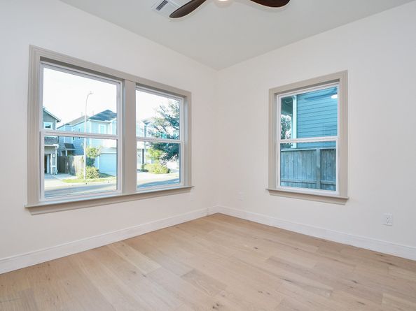 1202 Aurora Street, Houston TX 77009