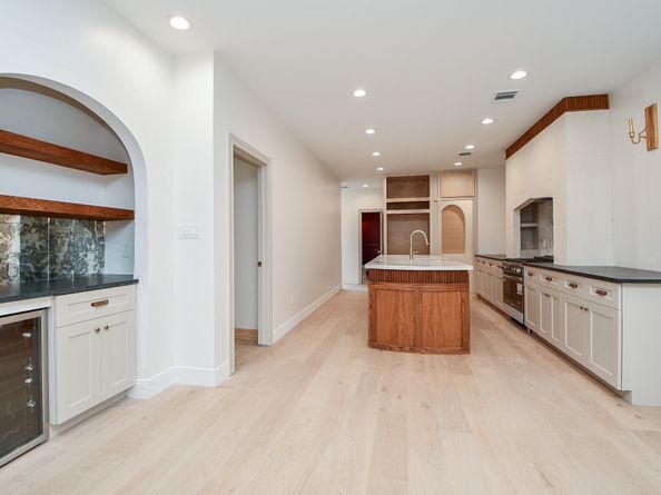 1202 Aurora Street, Houston TX 77009