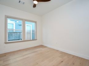 1202 Aurora Street, Houston TX 77009