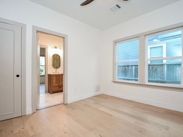 1202 Aurora Street, Houston TX 77009