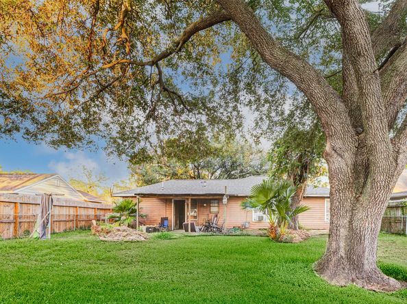 4105 Ella Boulevard, Houston TX 77018