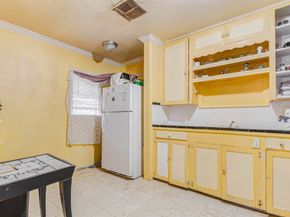 4105 Ella Boulevard, Houston TX 77018