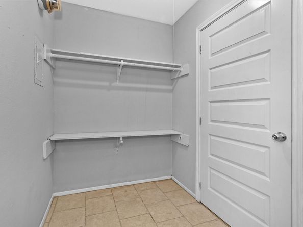 201 W Rosamond Street 61, Houston TX 77076