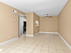 201 W Rosamond Street 61, Houston TX 77076