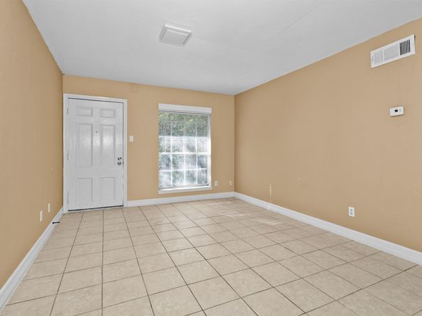 201 W Rosamond Street 61, Houston TX 77076