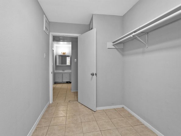 201 W Rosamond Street 61, Houston TX 77076