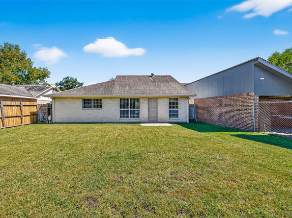 13434 Woodring Drive, Houston TX 77045