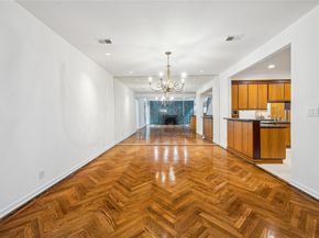 4 River Hollow Lane, Houston TX 77027