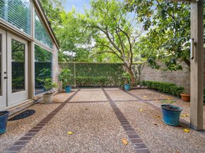 4 River Hollow Lane, Houston TX 77027
