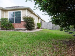 718 Sun Lodge Dr, Houston TX 77073