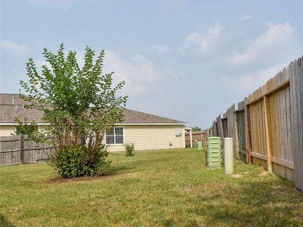 718 Sun Lodge Dr, Houston TX 77073