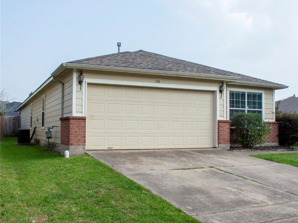 718 Sun Lodge Dr, Houston TX 77073