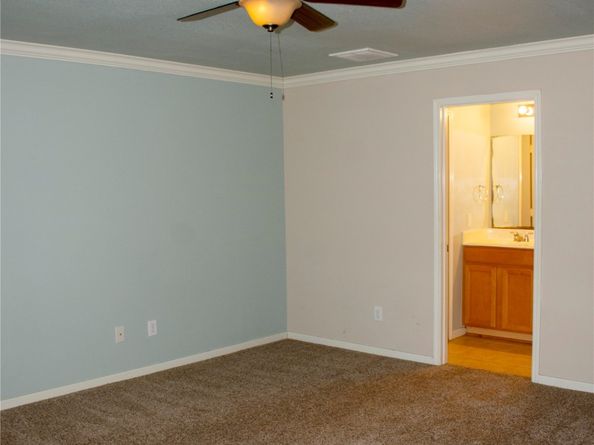 718 Sun Lodge Dr, Houston TX 77073