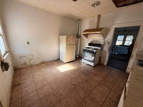 111 70th Street, Houston TX 77011