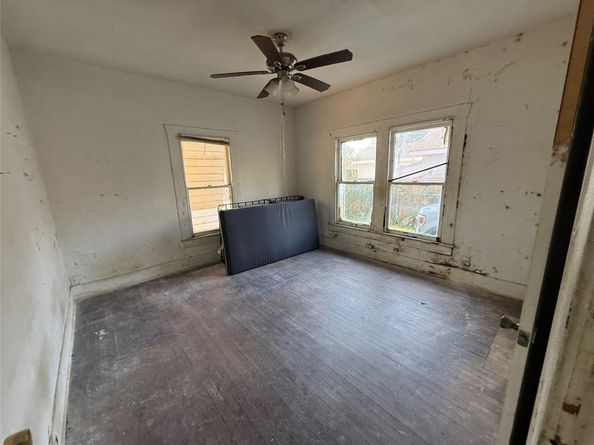 111 70th Street, Houston TX 77011
