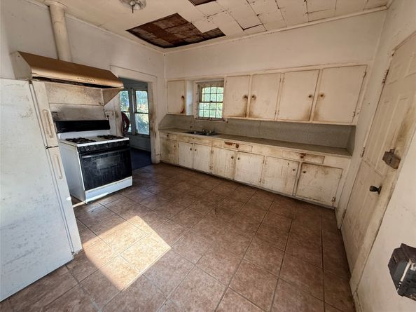 111 70th Street, Houston TX 77011