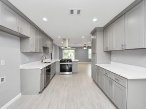 8746 Delilah Street, Houston TX 77033