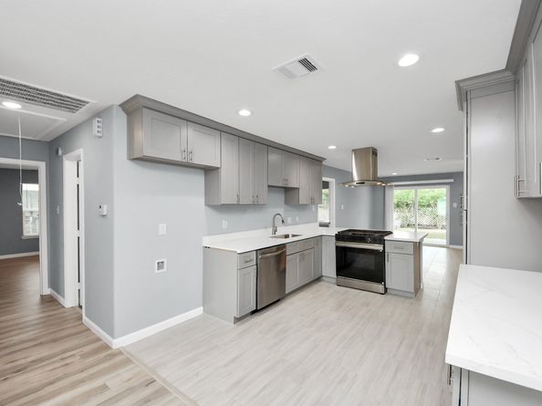 8746 Delilah Street, Houston TX 77033