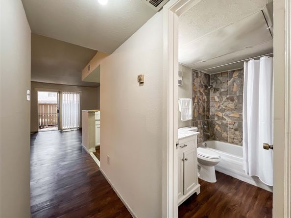 6001 Reims Road 1207, Houston TX 77036