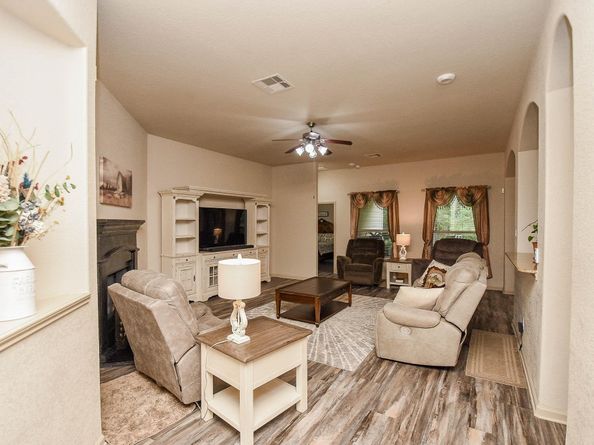 162 W Heritage Mill Circle, Tomball TX 77375