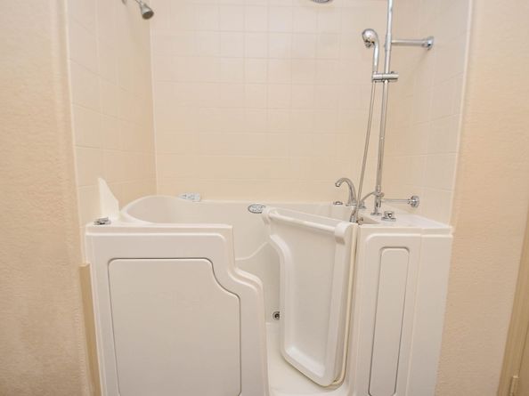 162 W Heritage Mill Circle, Tomball TX 77375