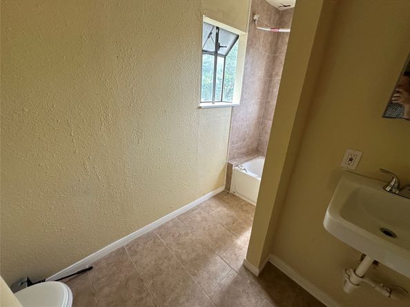 1035 Nadolney Street, Houston TX 77015
