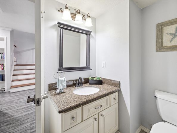 2592 Bering, Houston TX 77057