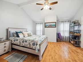 2592 Bering, Houston TX 77057