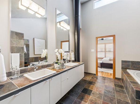 98 Drew Street B, Houston TX 77006