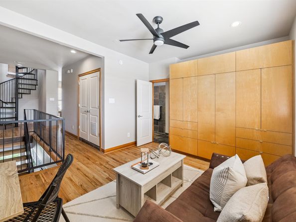 98 Drew Street B, Houston TX 77006
