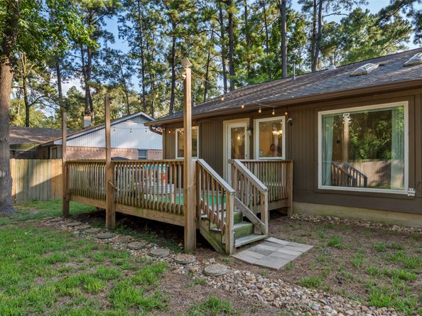 102 N Woodstock Circle Drive, The Woodlands TX 77381