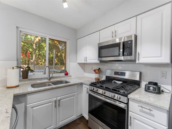 102 N Woodstock Circle Drive, The Woodlands TX 77381