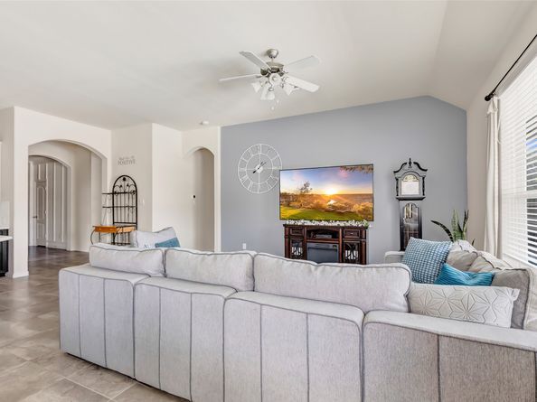 411 Seabiscuit Boulevard, New Caney TX 77357