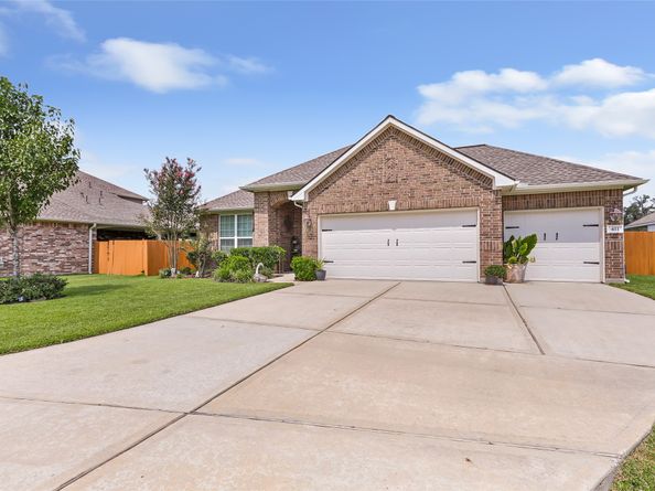 411 Seabiscuit Boulevard, New Caney TX 77357