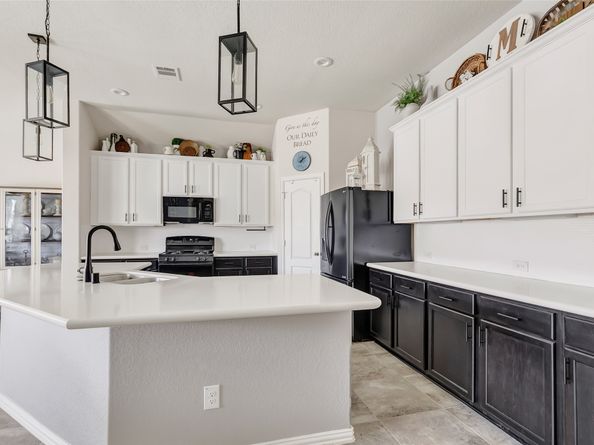 411 Seabiscuit Boulevard, New Caney TX 77357