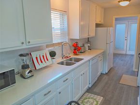 800 Country Place Drive 909, Houston TX 77079