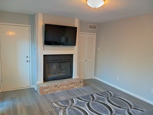 800 Country Place Drive 909, Houston TX 77079