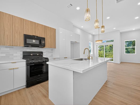 1216 E 34th St A Street, Houston TX 77022