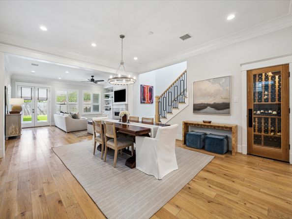 221 W 26th Street B, Houston TX 77008