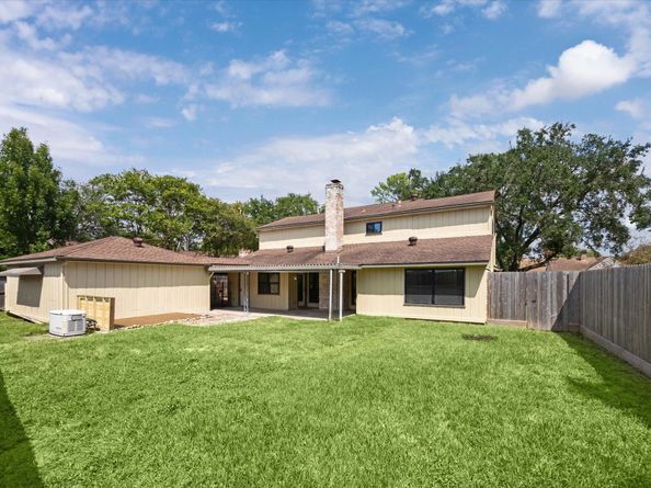2723 Bernadette Lane, Houston TX 77043